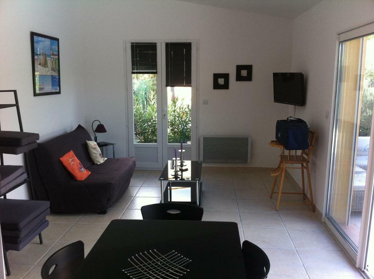 Les Cigales Des Pres Appartement Aups Exterior foto